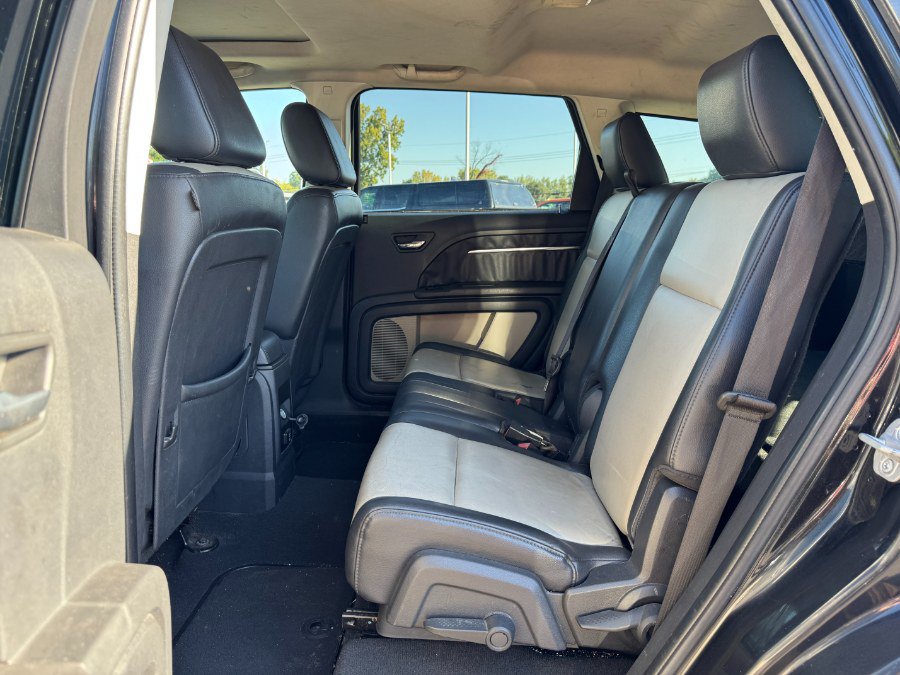 Used 2009 Dodge Journey R/T w/ Convenience Group II FWD image 16