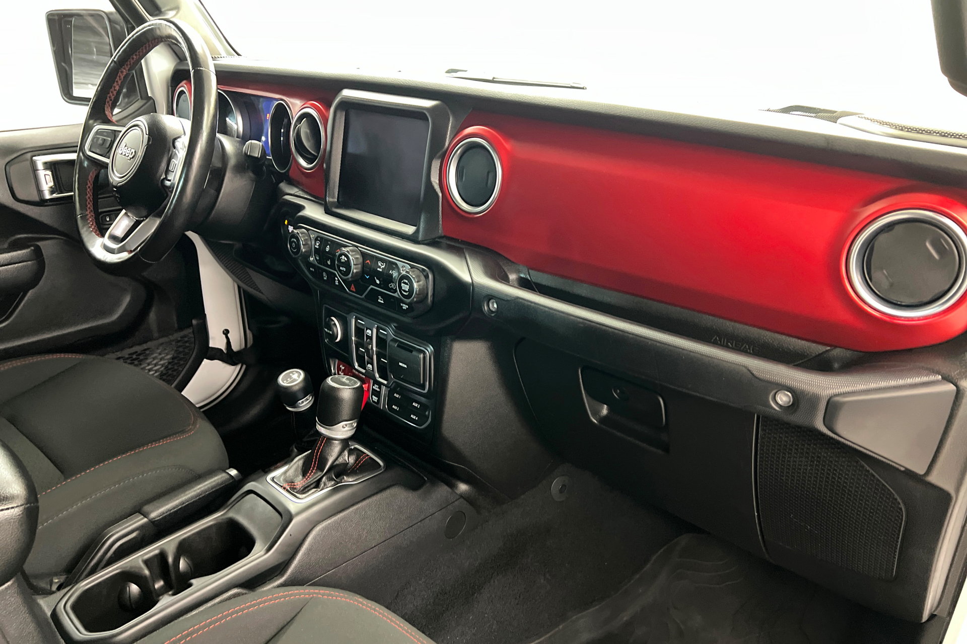 Used 2023 Jeep Gladiator Rubicon w/ Cold Weather Group AWD/4WD image 24