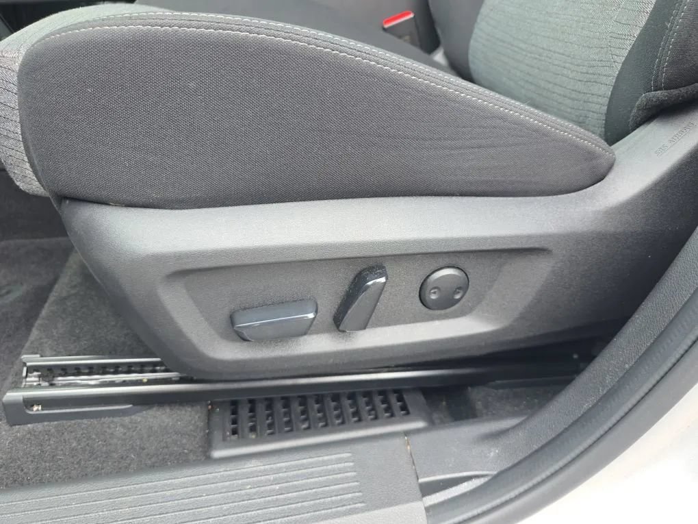 Used 2023 Nissan Rogue SV AWD/4WD image 14