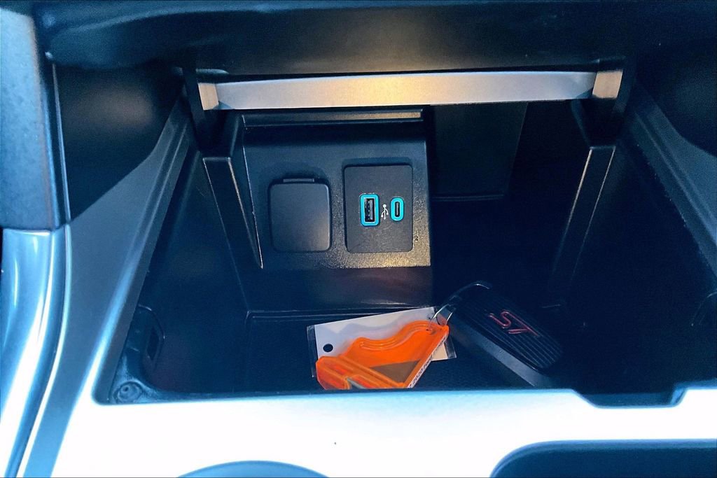 Used 2020 Ford Explorer ST image 32