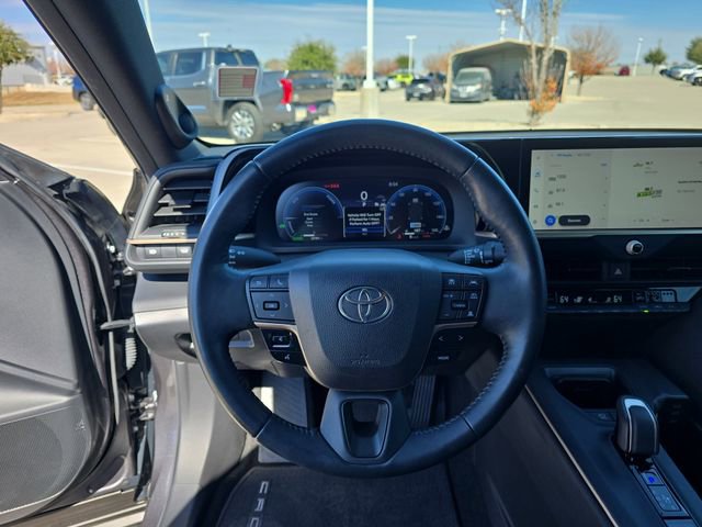Used 2023 Toyota Crown Limited image 15