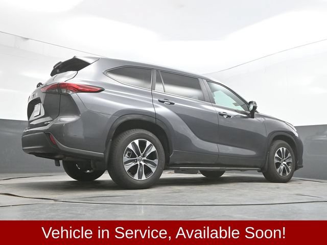 Used 2023 Toyota Highlander XLE AWD/4WD image 49