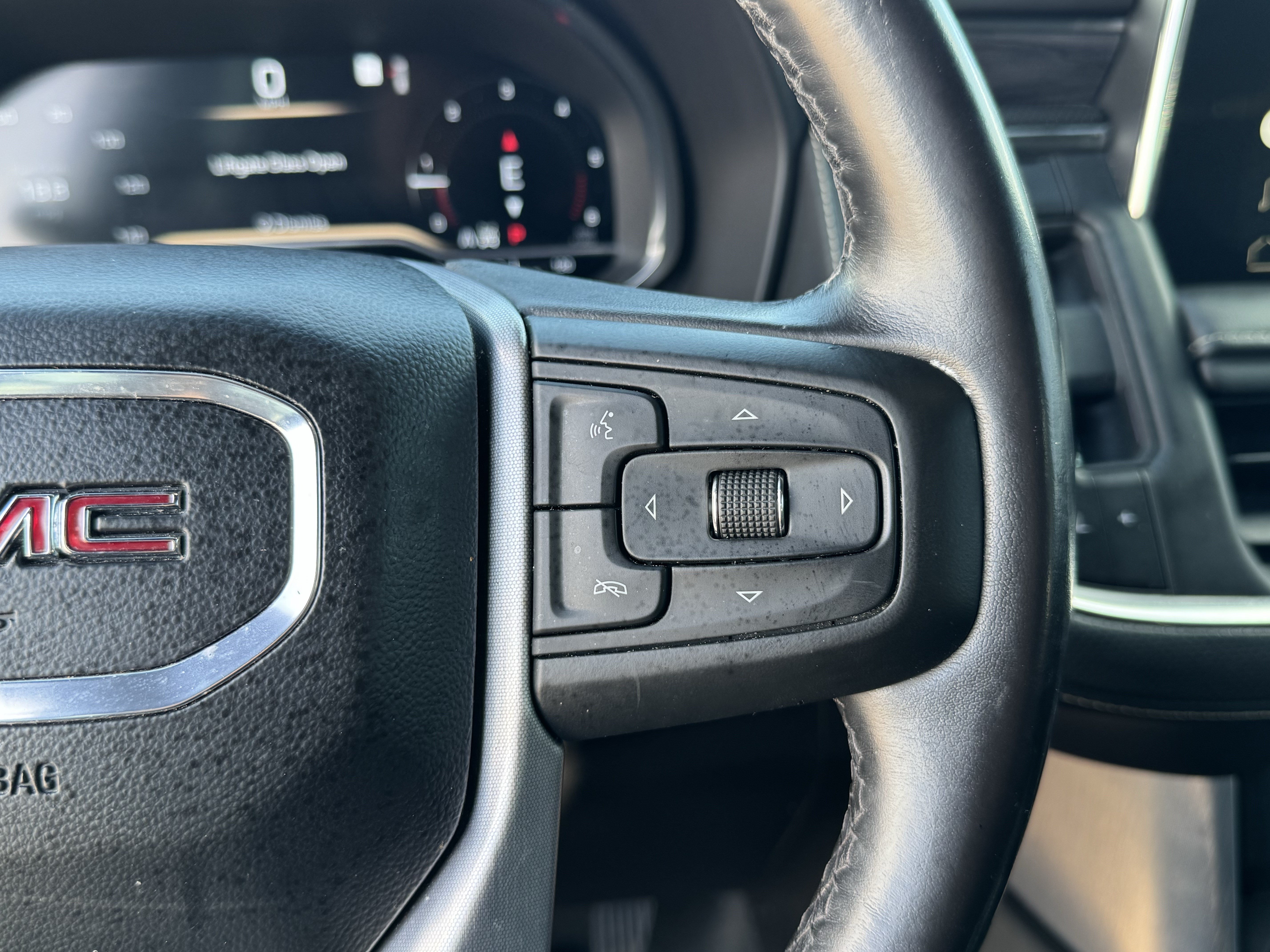Used 2022 GMC Yukon SLT AWD/4WD image 28