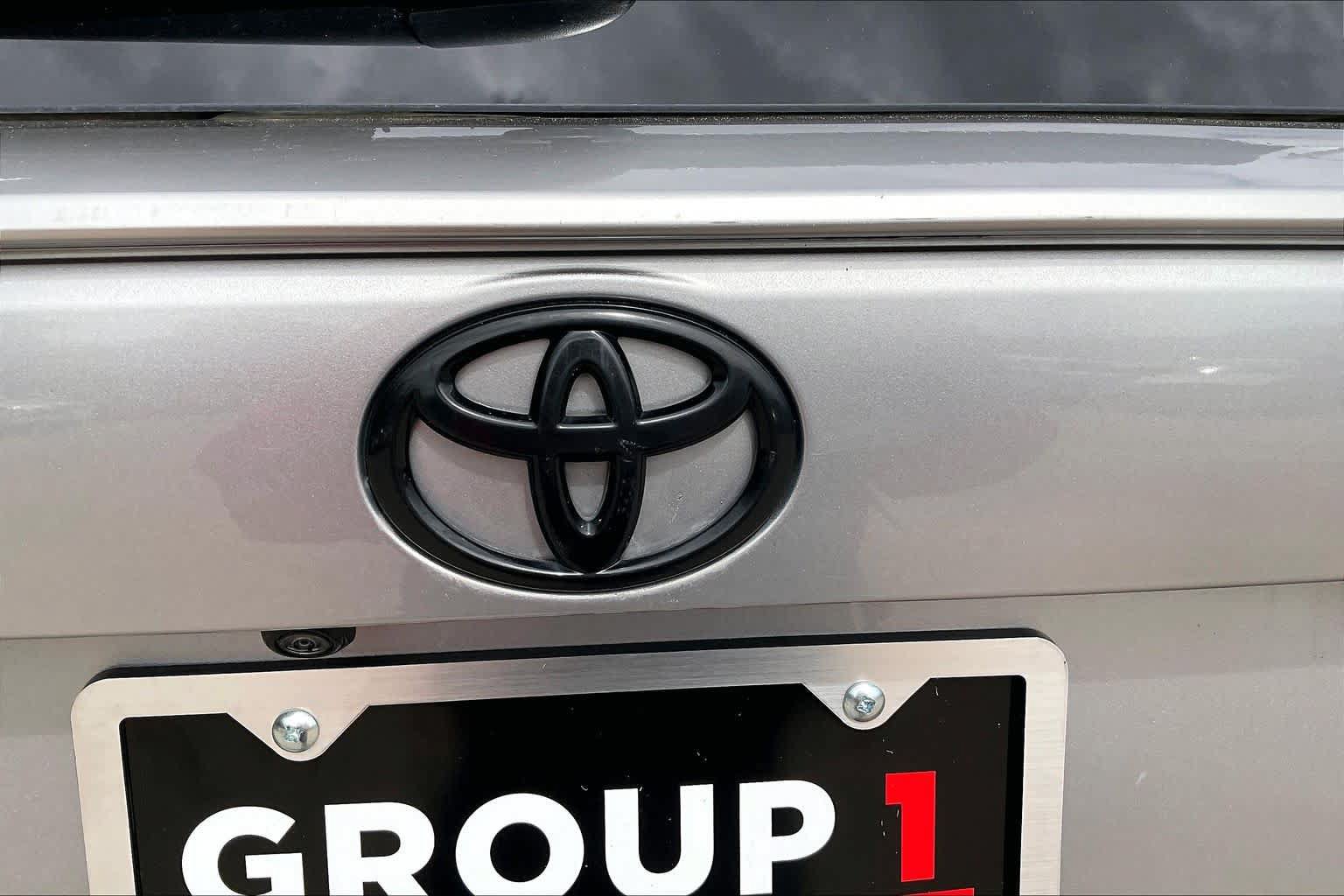 Used 2025 Toyota RAV4 XSE AWD/4WD image 30