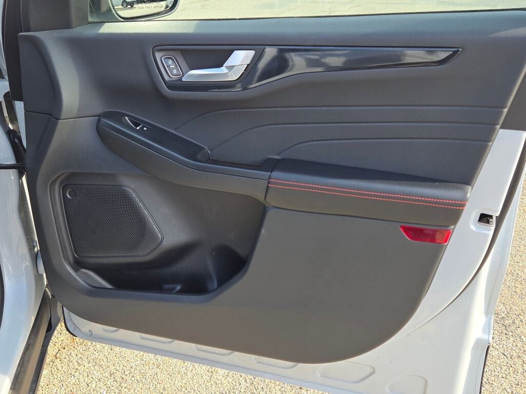 Used 2025 Ford Escape ST-Line Select image 8