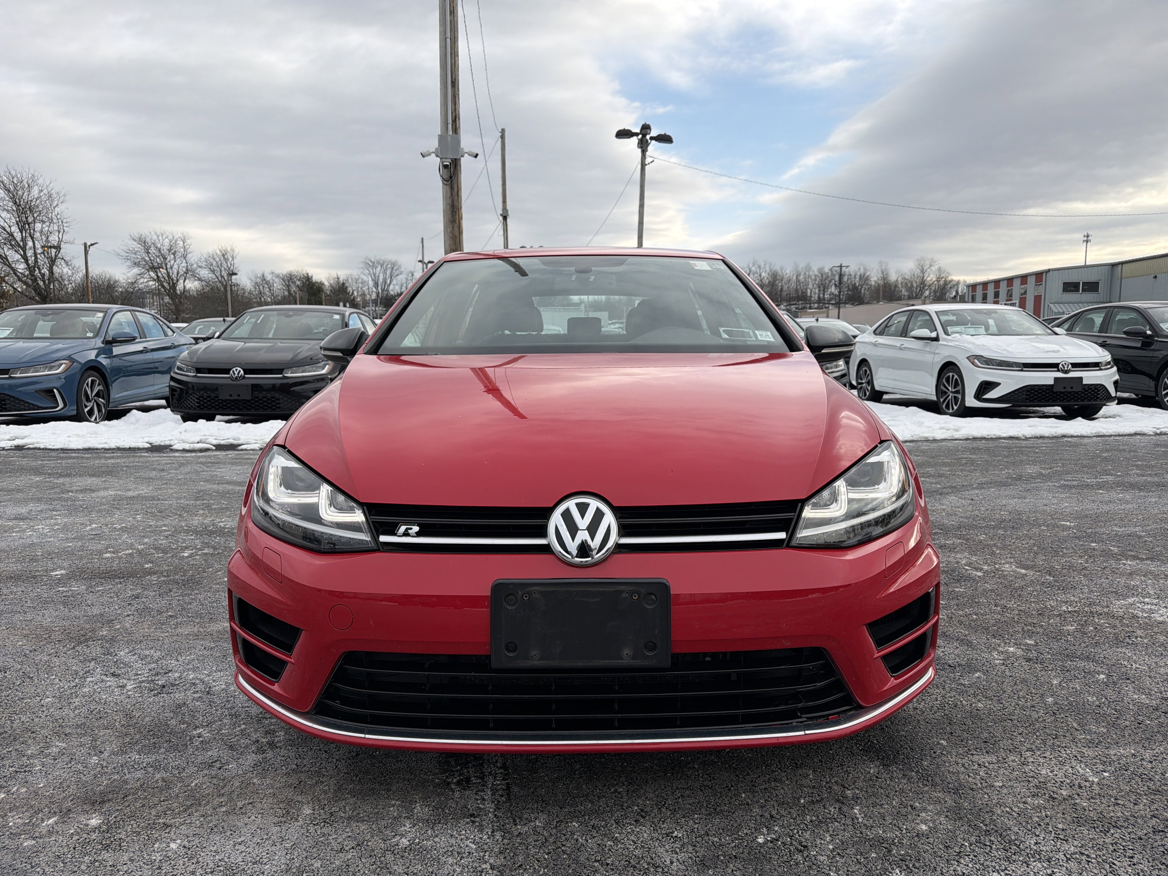 Used 2015 Volkswagen Golf R 4-Door image 2