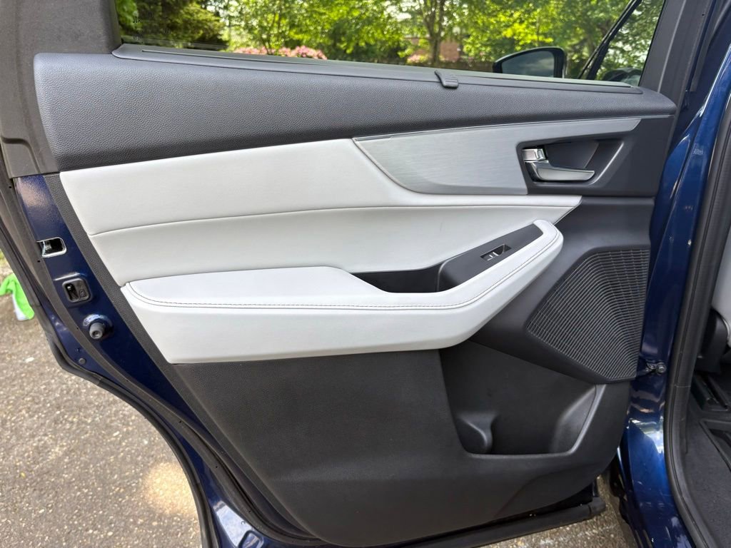 Used 2023 Acura MDX SH-AWD w/ Technology Package image 12