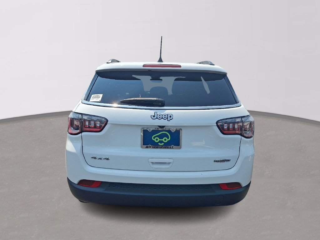 Used 2024 Jeep Compass Latitude AWD/4WD image 5