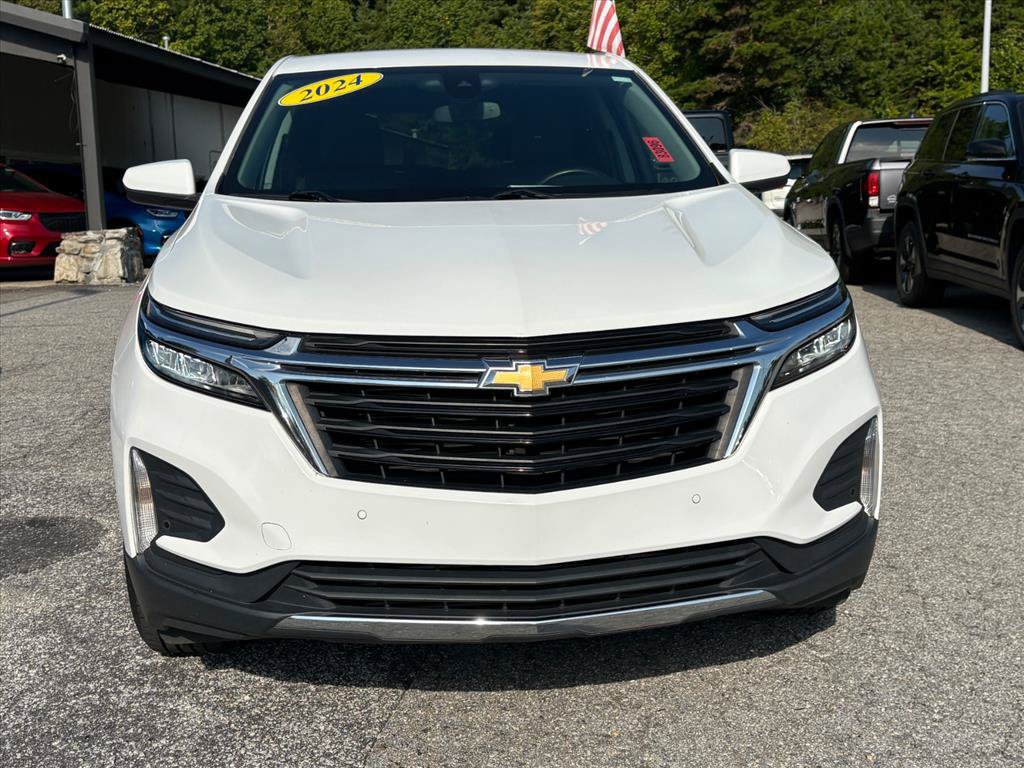 Used 2024 Chevrolet Equinox LT w/ Driver Convenience Package AWD/4WD image 2
