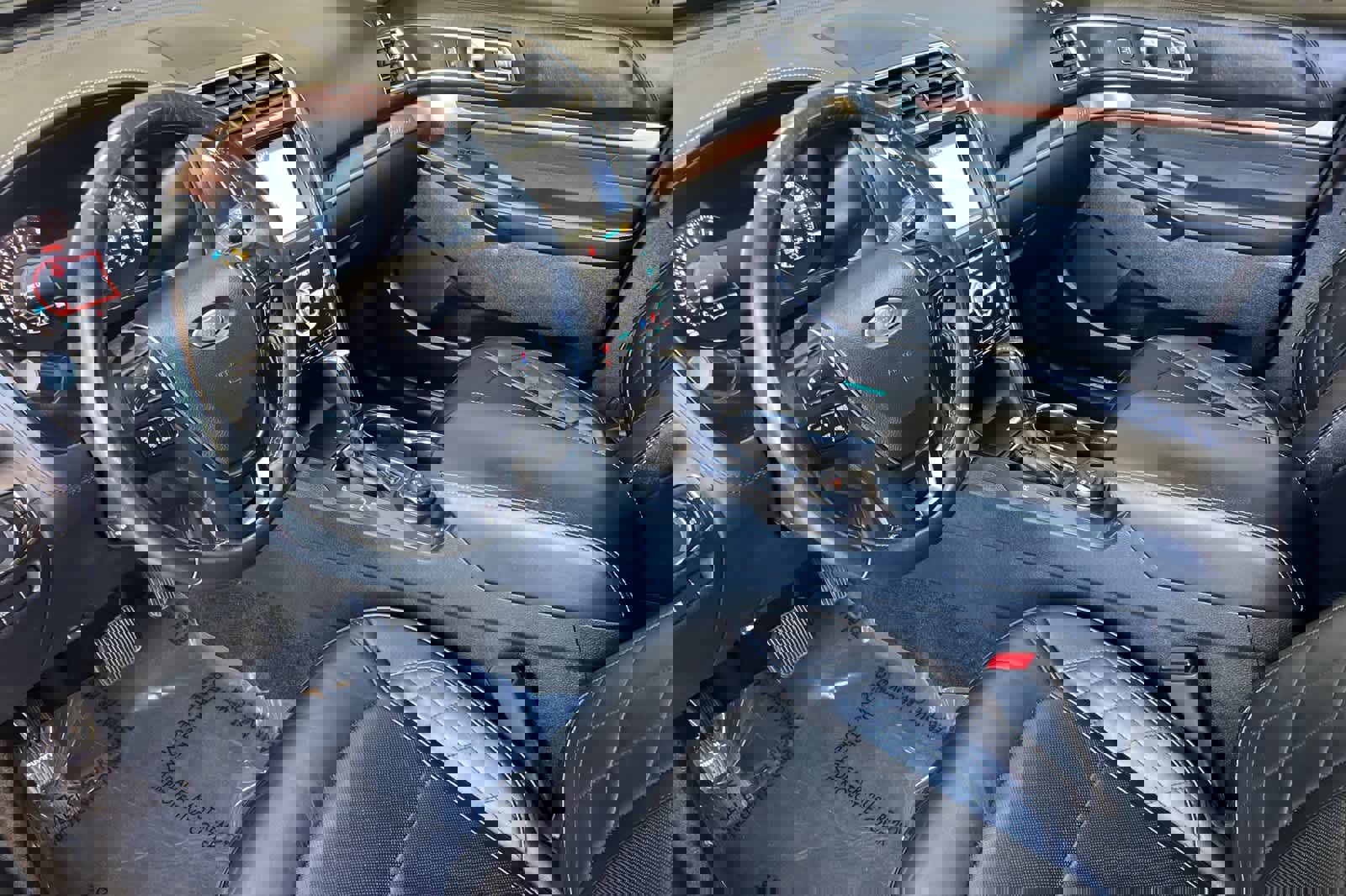 Used 2017 Ford Explorer Platinum image 11