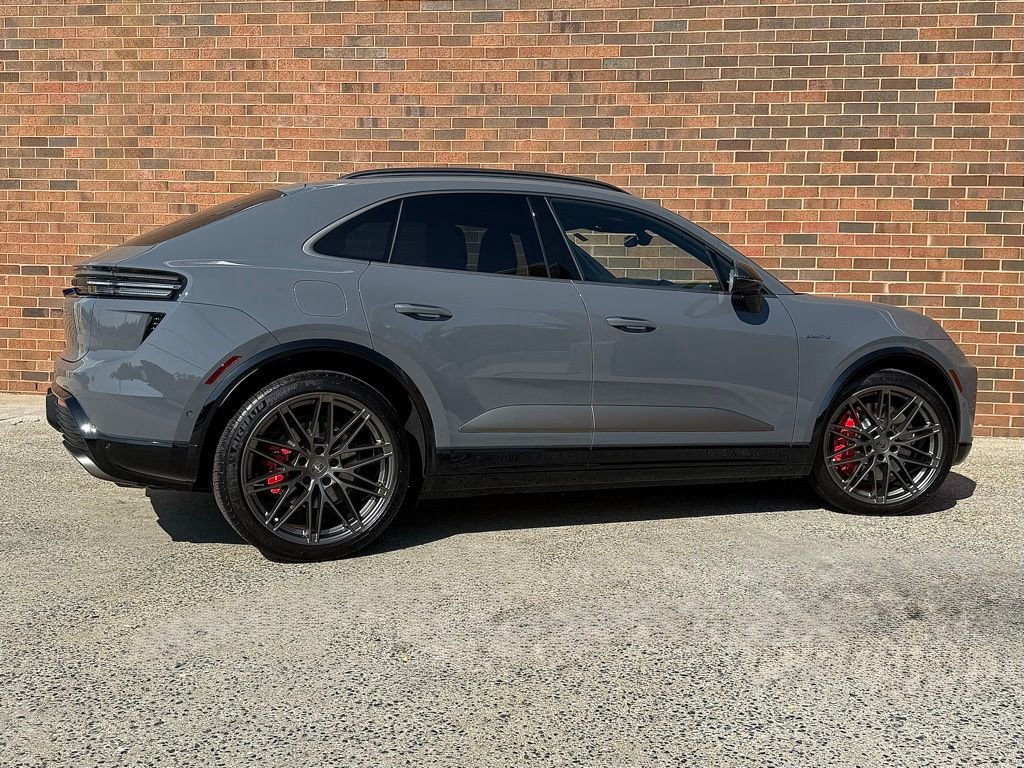 New 2025 Porsche Macan Turbo Electric AWD/4WD image 7