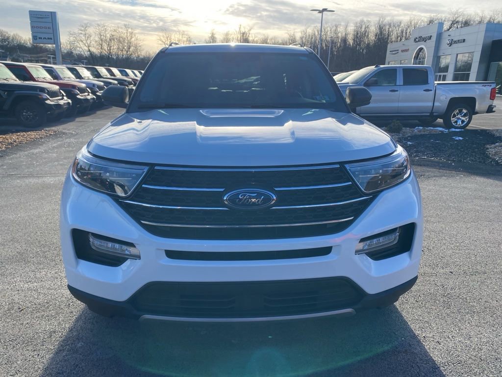 Used 2022 Ford Explorer XLT w/ Equipment Group 202A image 8