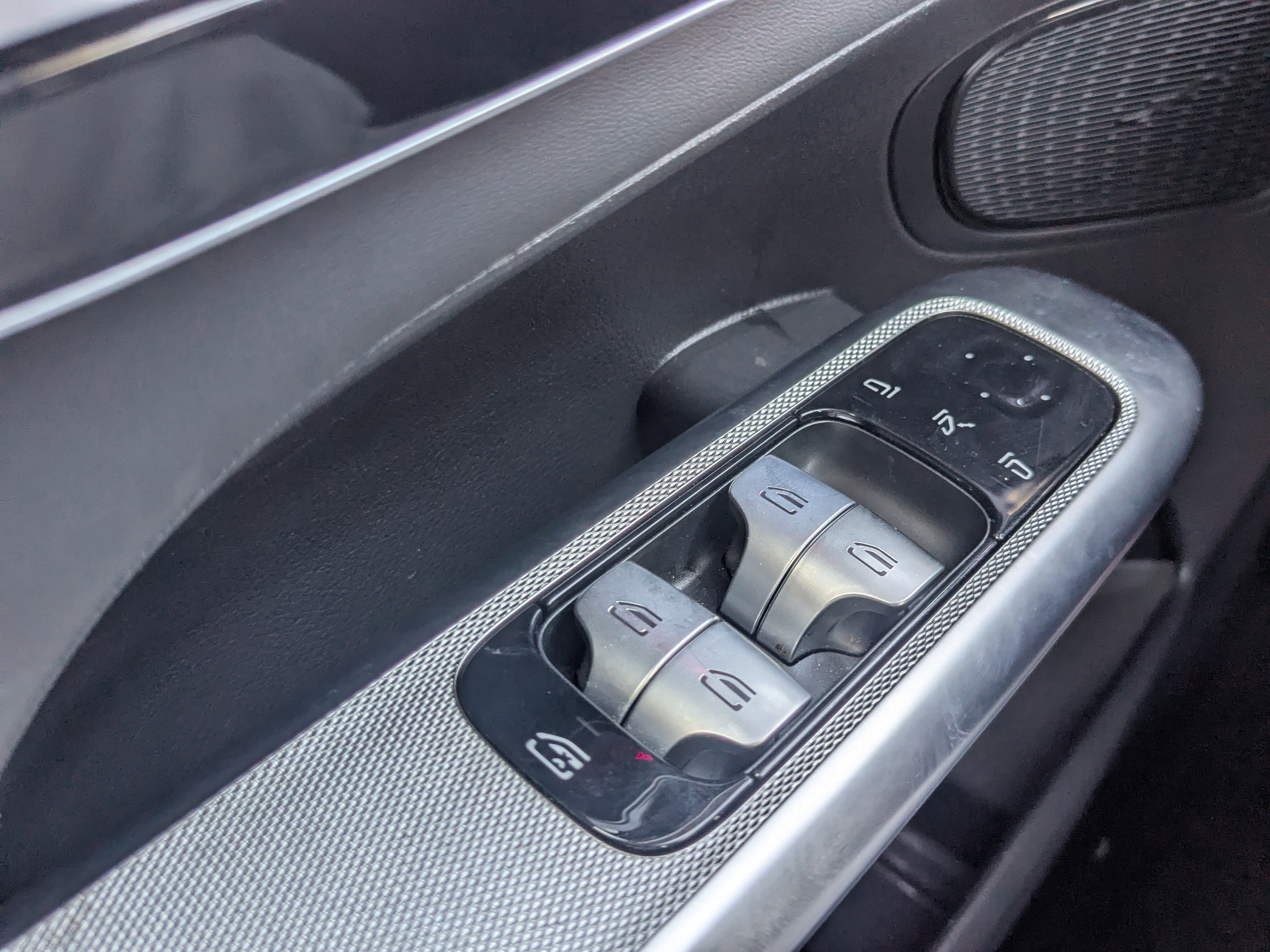 Used 2025 Mercedes-Benz GLC 43 AMG 4MATIC image 38