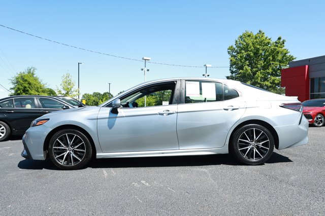 Used 2023 Toyota Camry SE FWD image 9