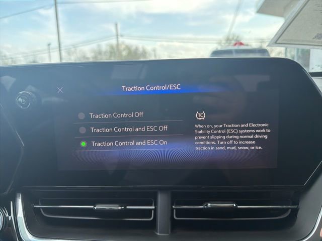 Used 2024 Chevrolet Trax ACTIV w/ Driver Confidence Package image 29