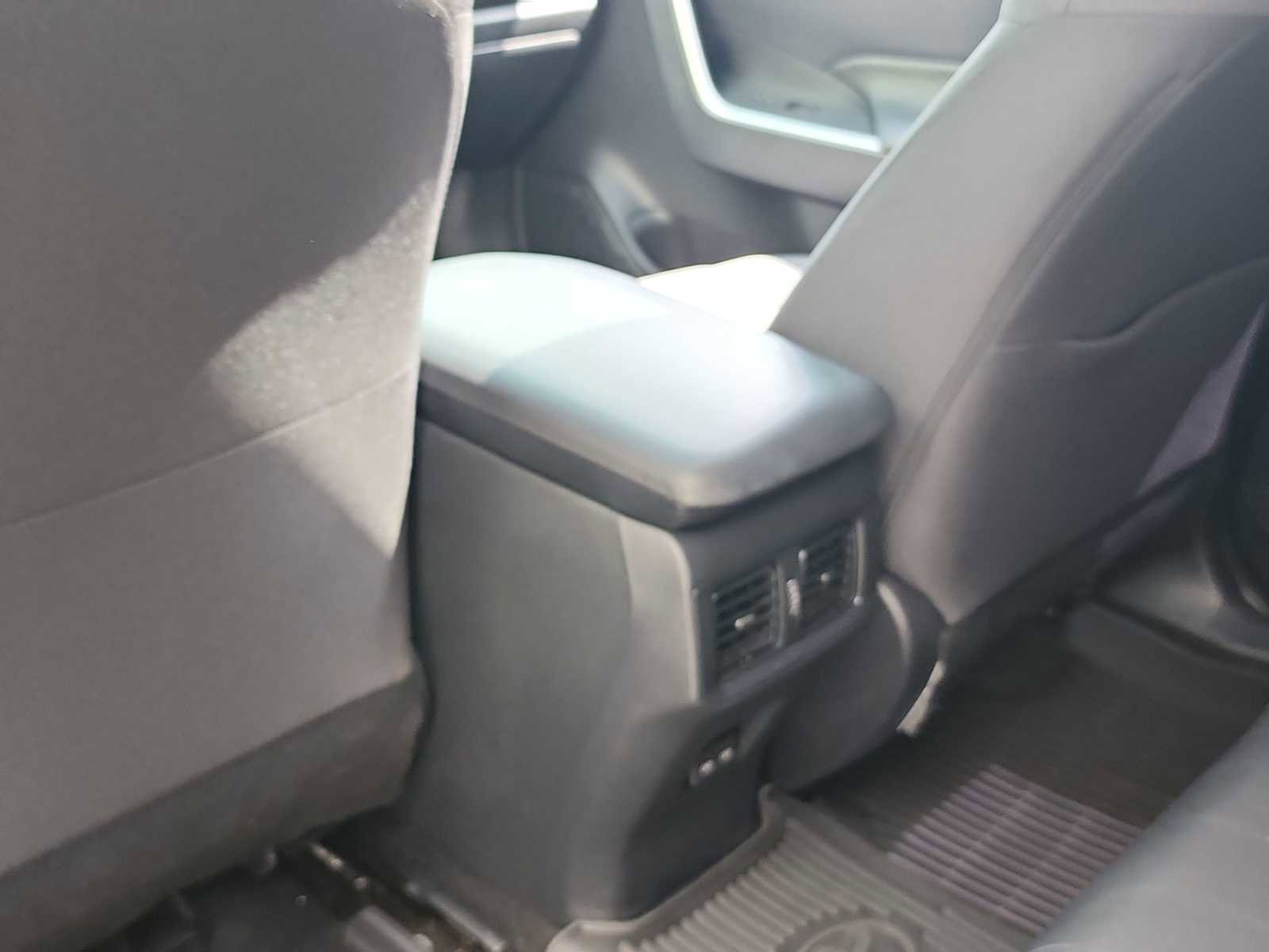 Used 2024 Toyota RAV4 XLE AWD/4WD image 21