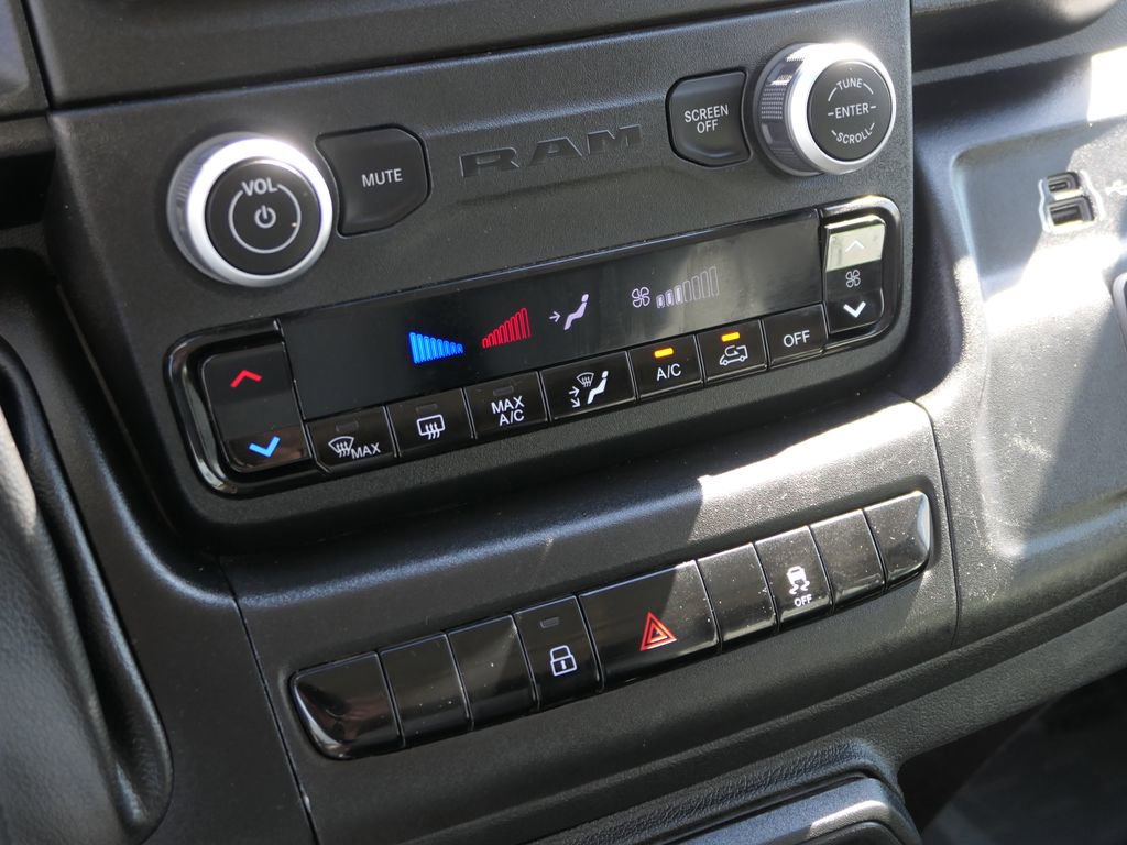Used 2024 RAM ProMaster 2500 w/ Convenience Group image 20