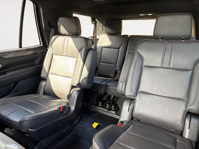 Used 2022 Chevrolet Tahoe RST w/ Luxury Package AWD/4WD image 13
