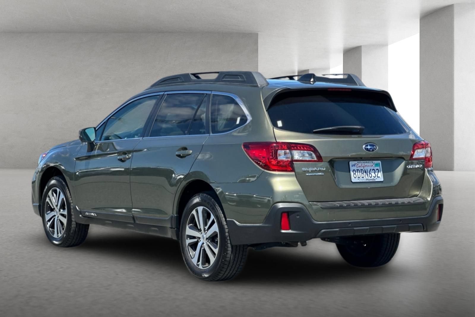 Used 2018 Subaru Outback 2.5i Limited AWD/4WD image 6