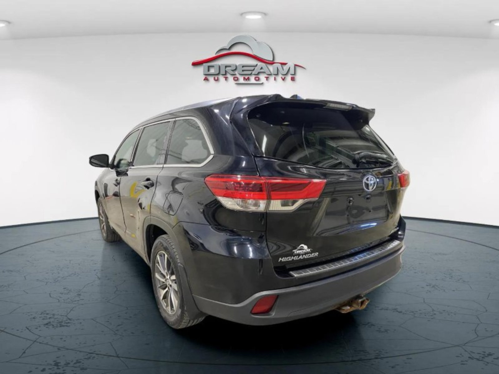 Used 2017 Toyota Highlander XLE AWD/4WD image 6