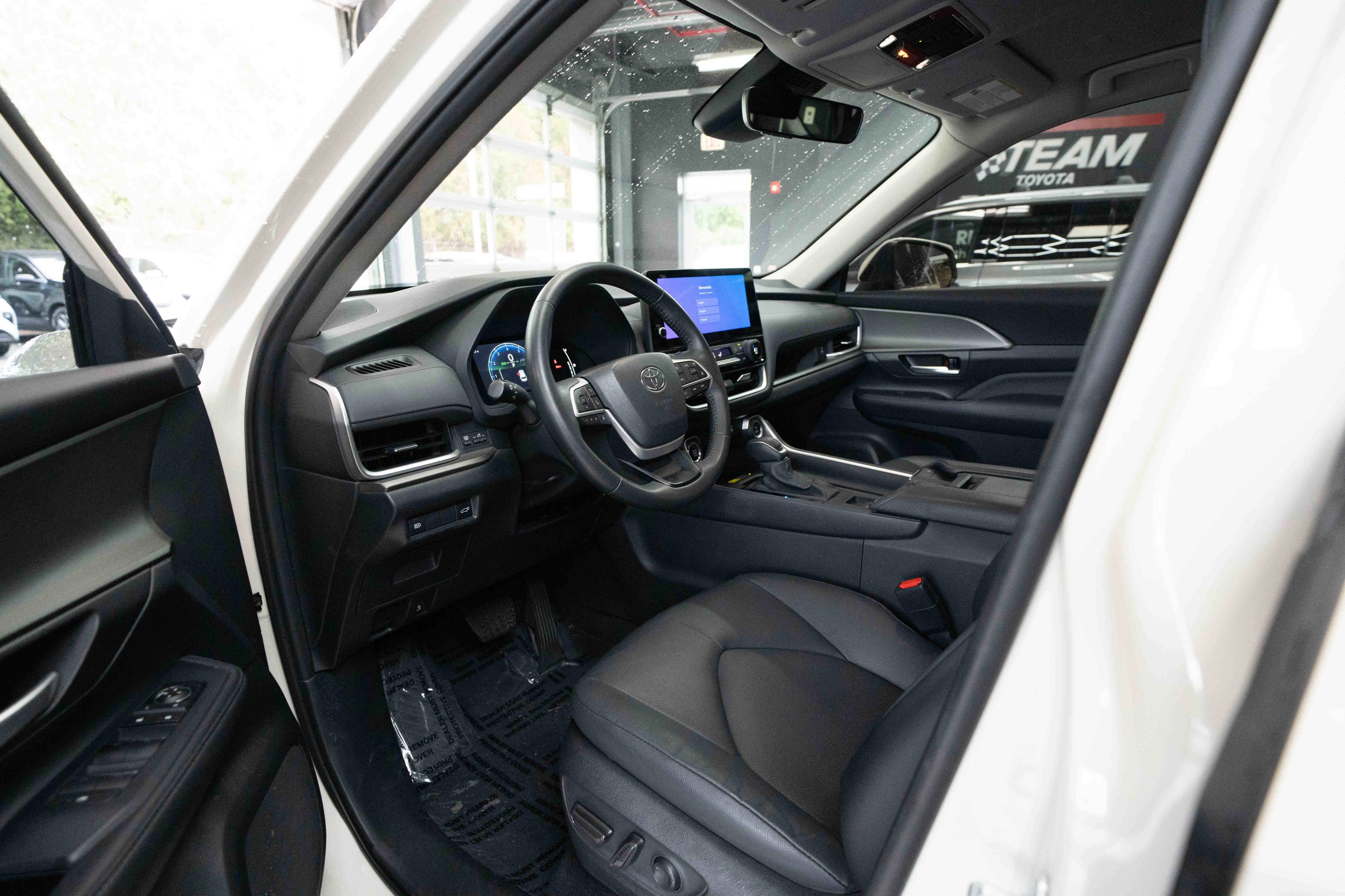 Used 2024 Toyota Grand Highlander XLE image 8