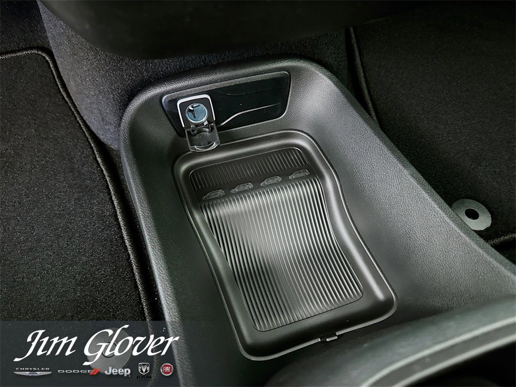 New 2026 Chrysler Pacifica Select w/ S Appearance Package image 36