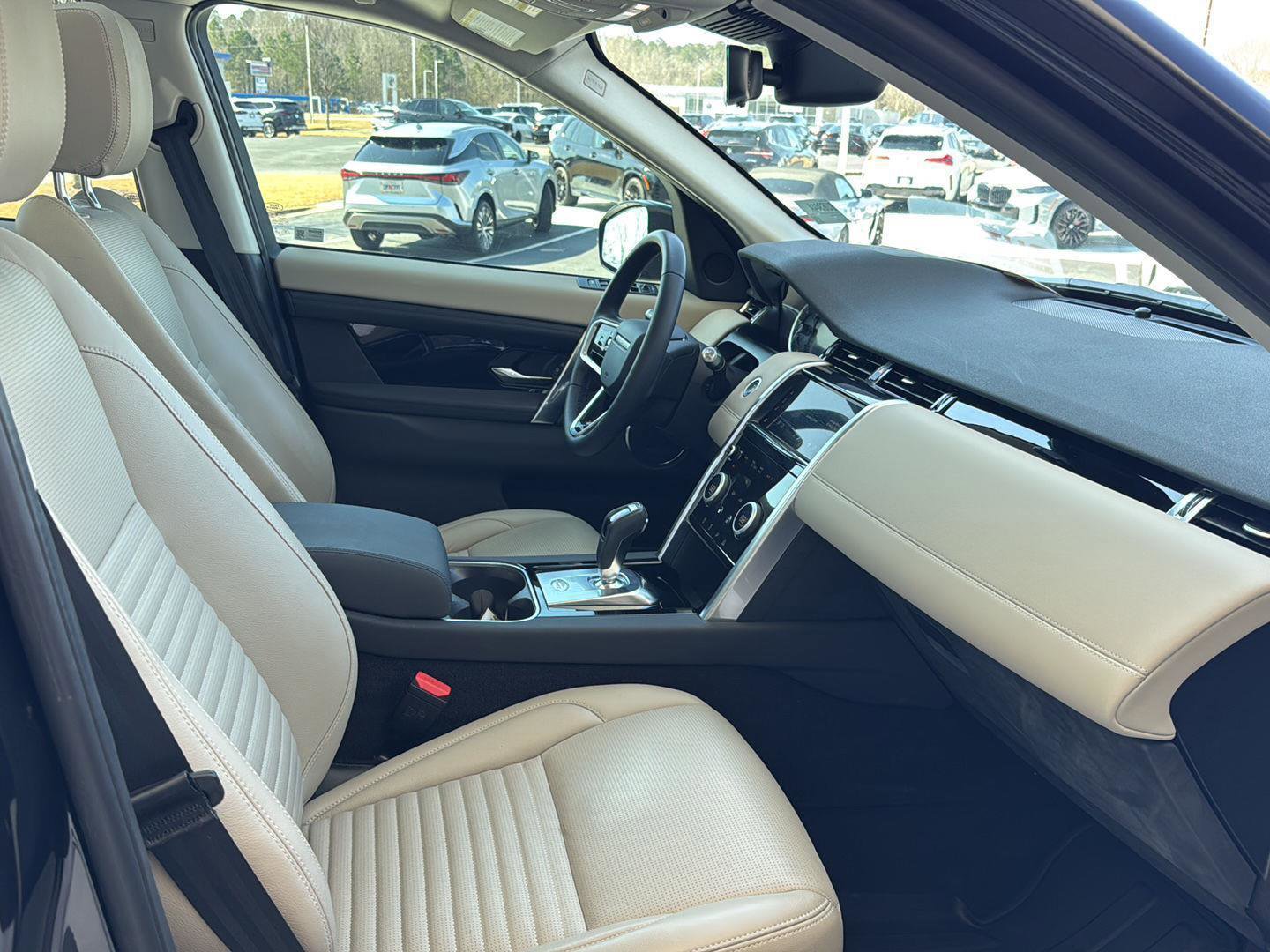 Used 2022 Land Rover Discovery Sport S image 10