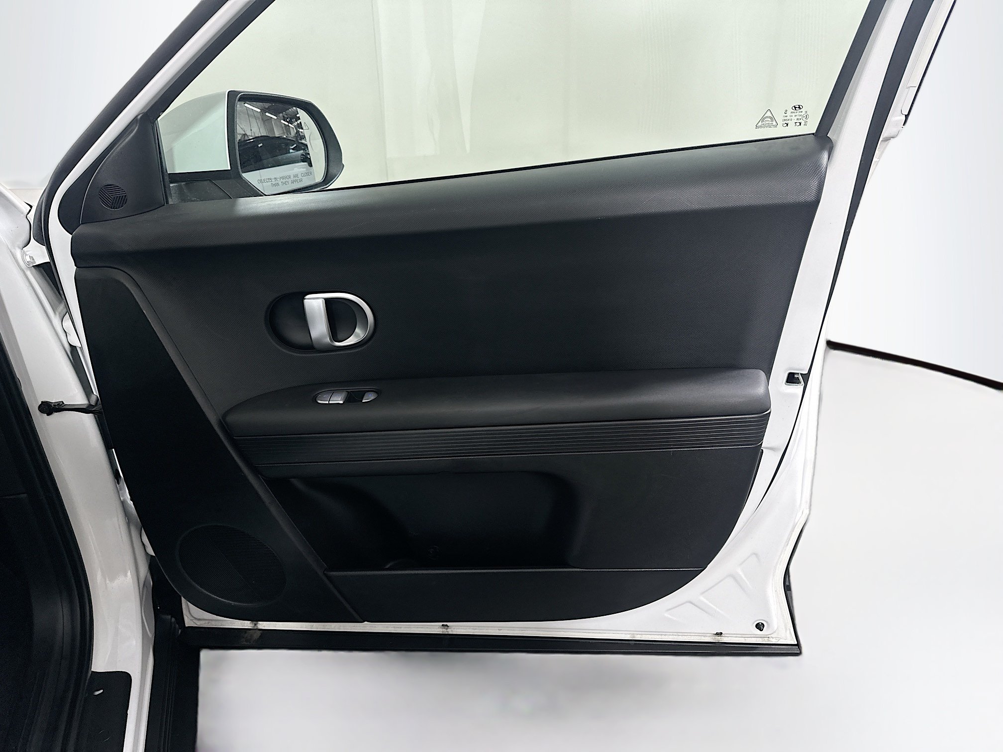Used 2024 Hyundai Ioniq 5 SEL RWD image 32