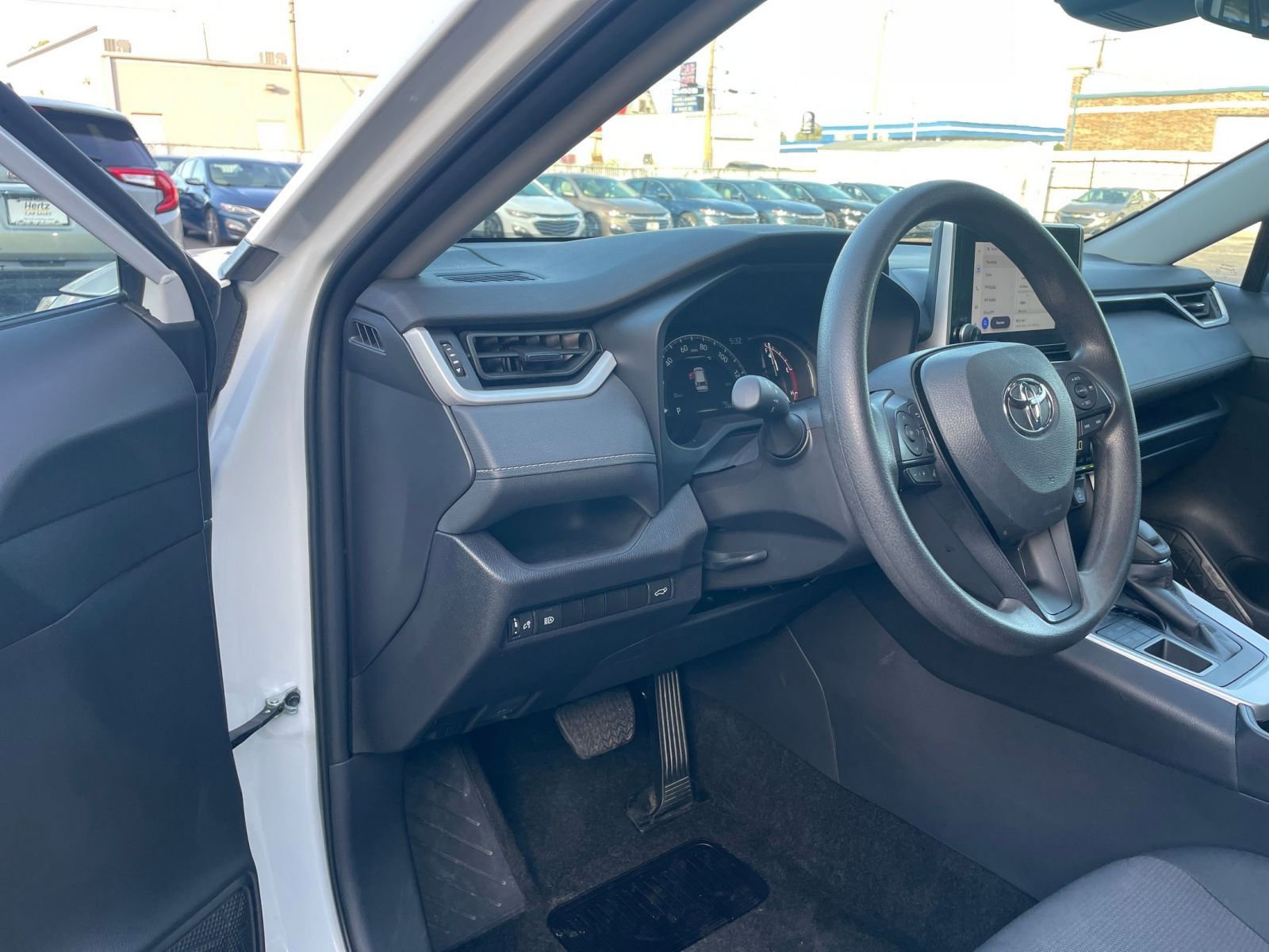 Used 2025 Toyota RAV4 XLE image 35