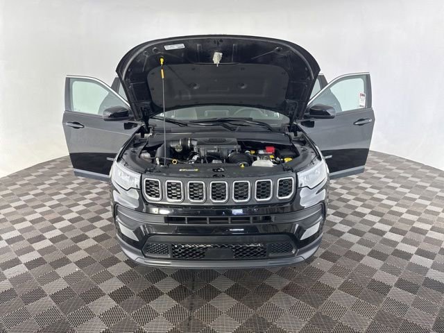 Used 2025 Jeep Compass Sport AWD/4WD image 11