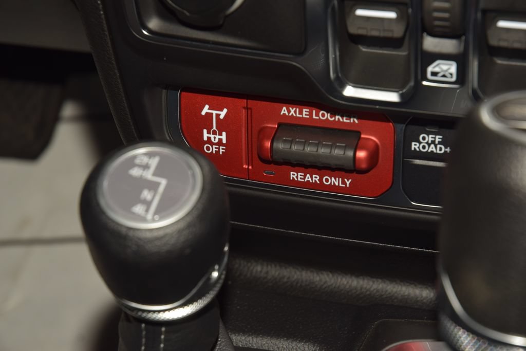 Used 2026 Jeep Gladiator Mojave w/ Safety Group AWD/4WD image 35