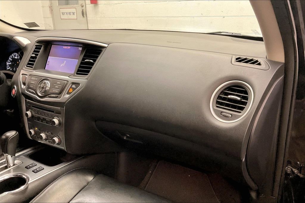 Used 2017 Nissan Pathfinder SL image 15