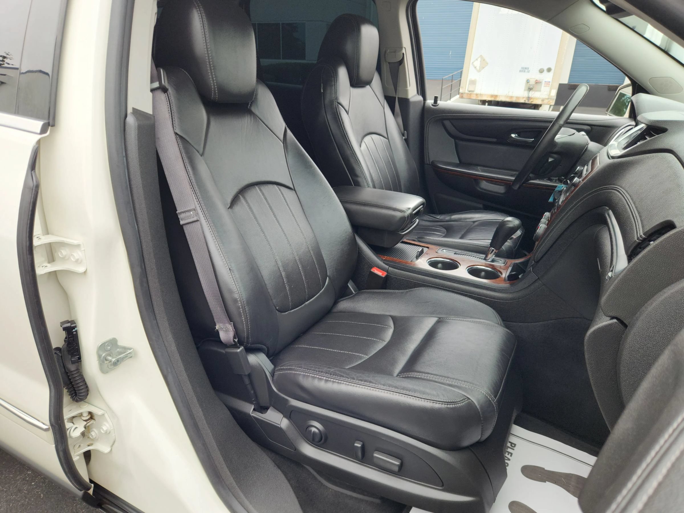 Used 2014 Chevrolet Traverse LTZ FWD image 19