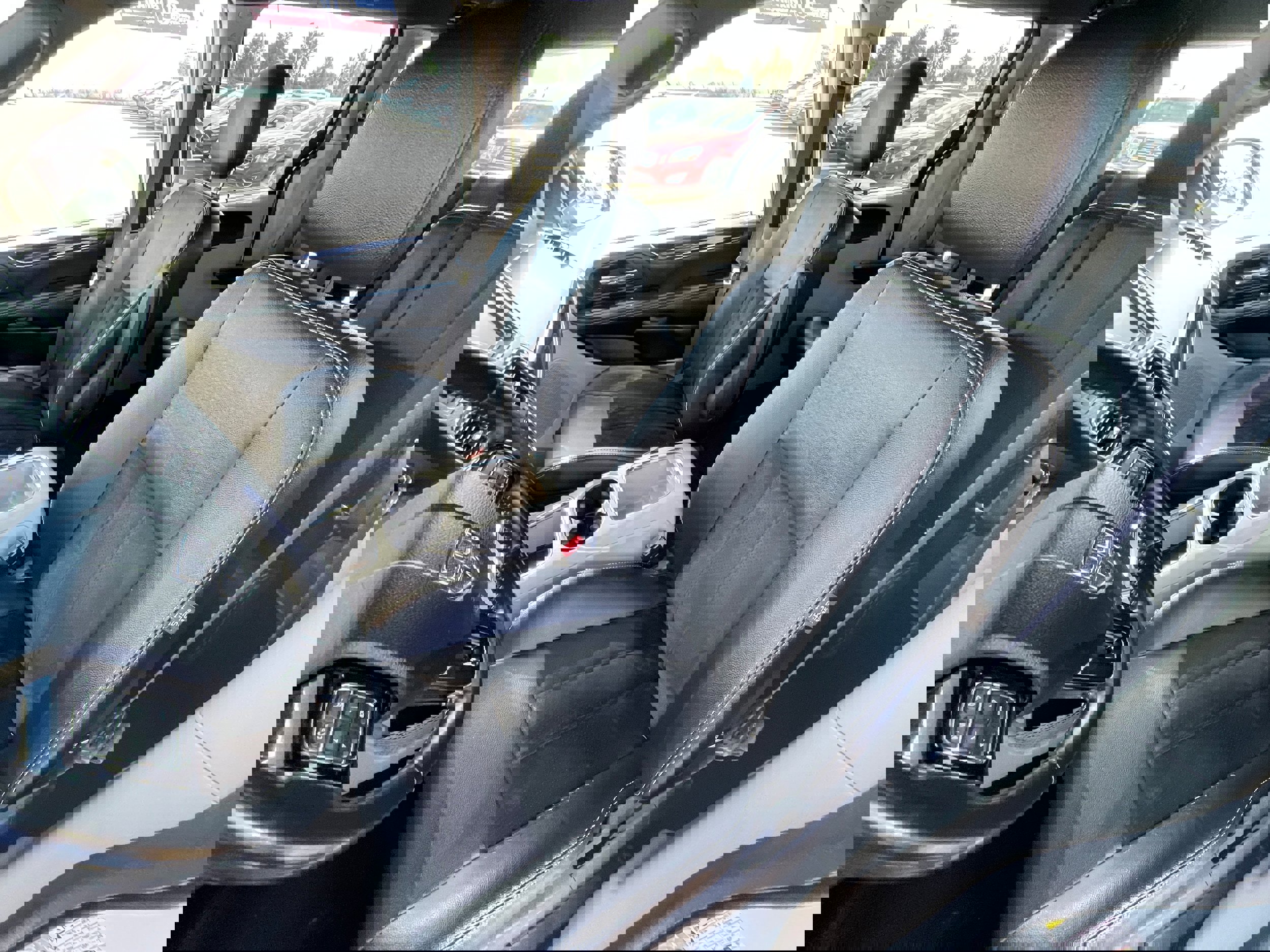 Used 2017 Dodge Grand Caravan SXT w/ Driver Convenience Group image 13