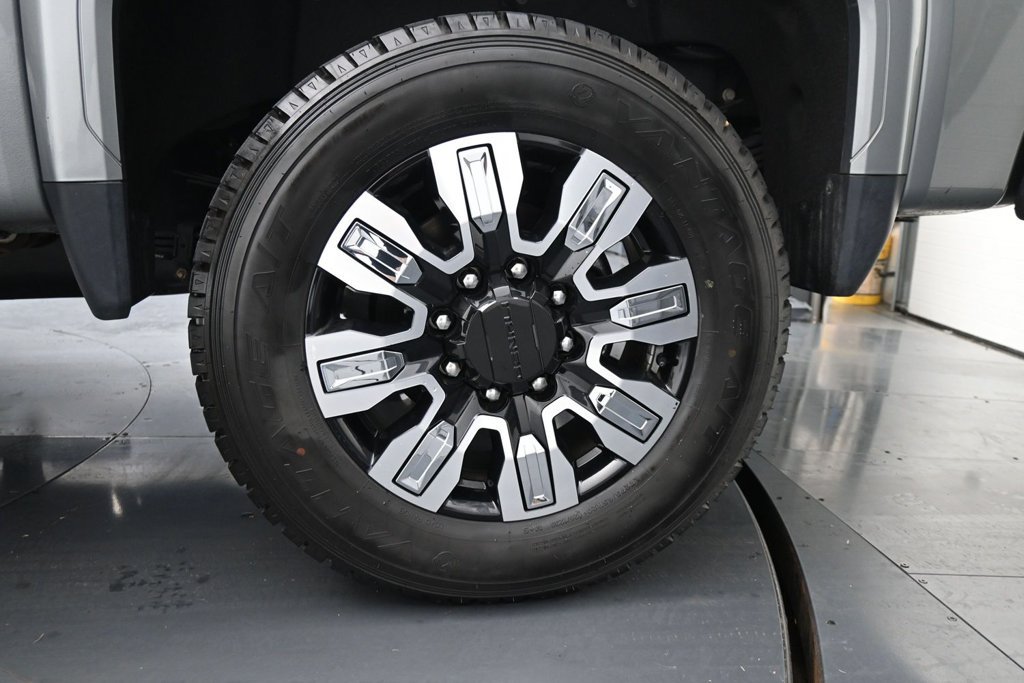 Used 2024 GMC Sierra 2500 Denali w/ Denali Reserve Package AWD/4WD image 17