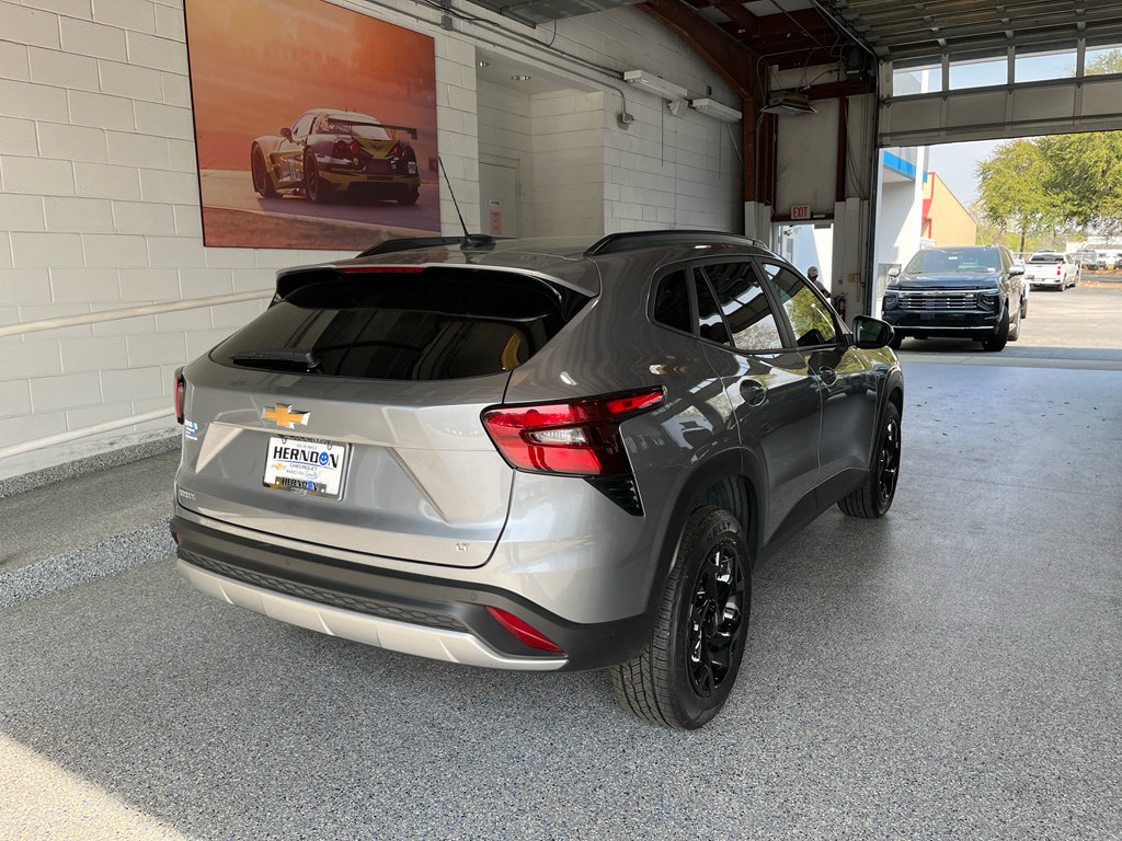 Used 2025 Chevrolet Trax LT w/ Driver Confidence Package FWD image 10