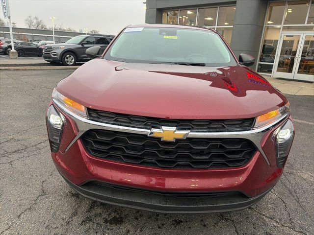 Used 2024 Chevrolet Trax LS image 4