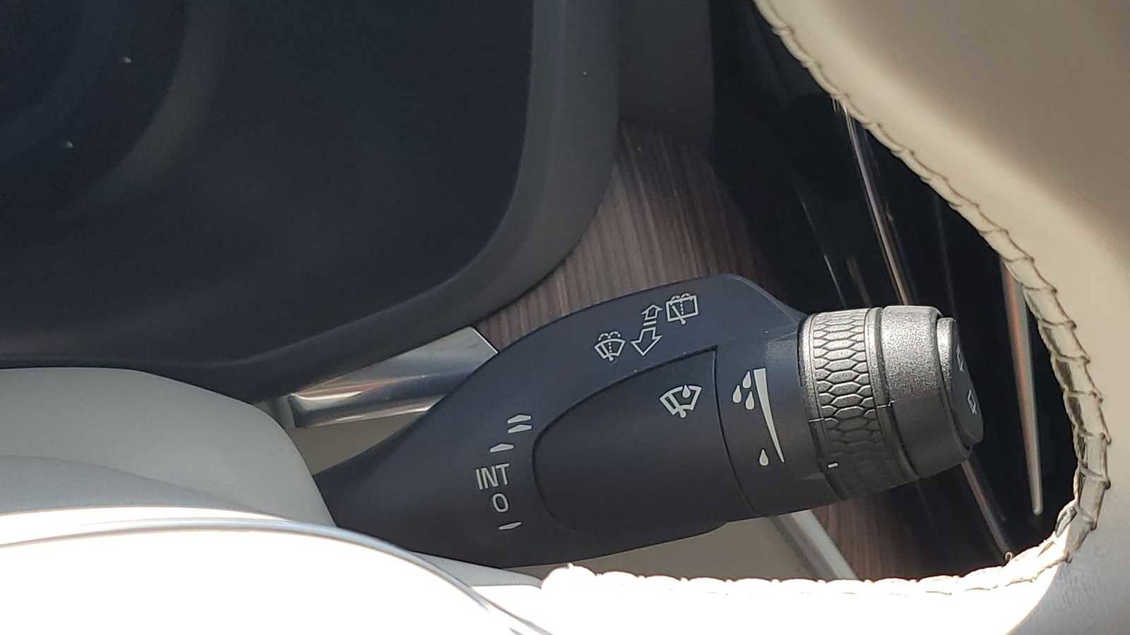 Used 2022 Volvo XC60 T8 Inscription Expression w/ Advanced Package image 26