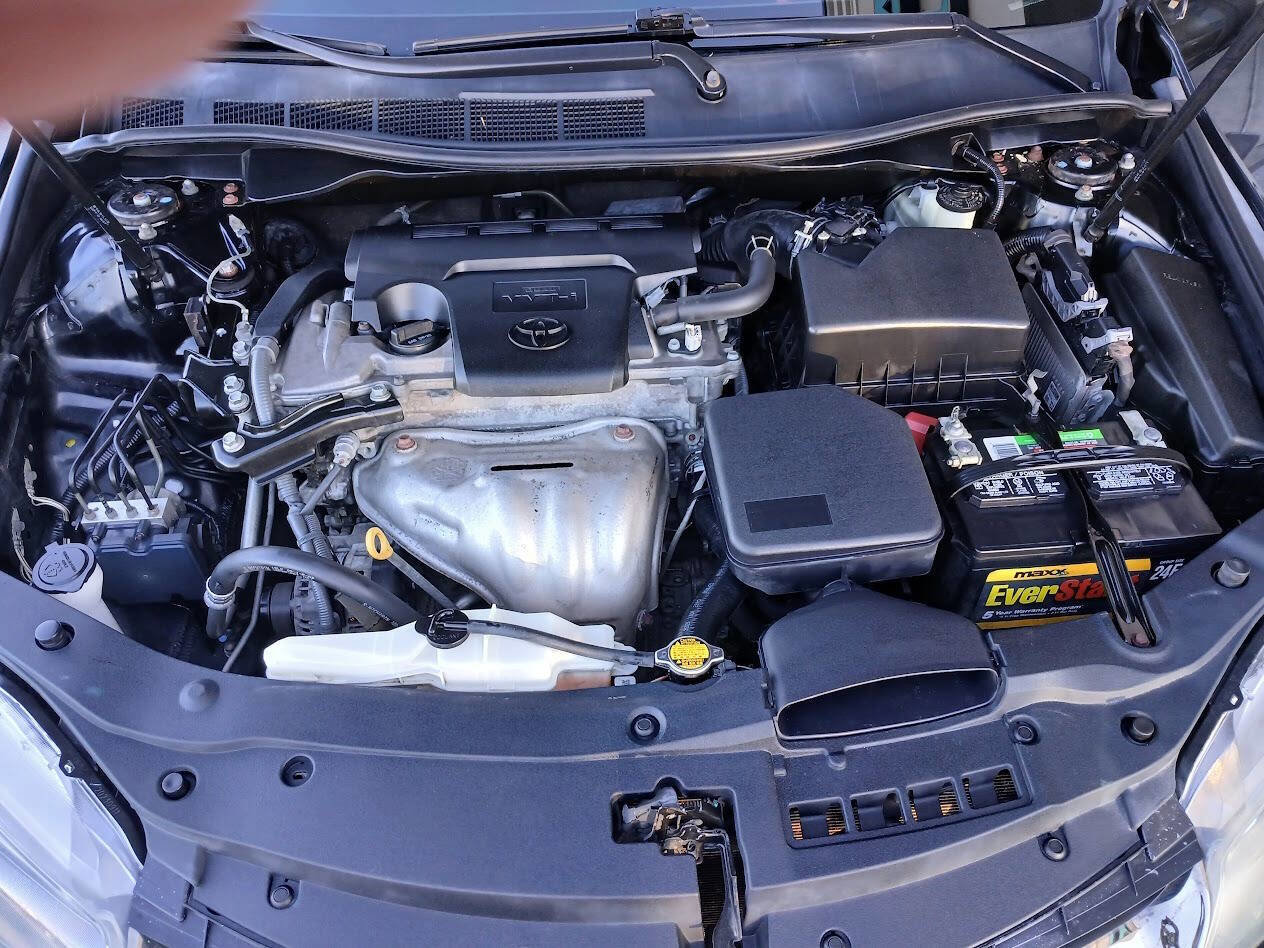 Used 2015 Toyota Camry SE FWD image 20