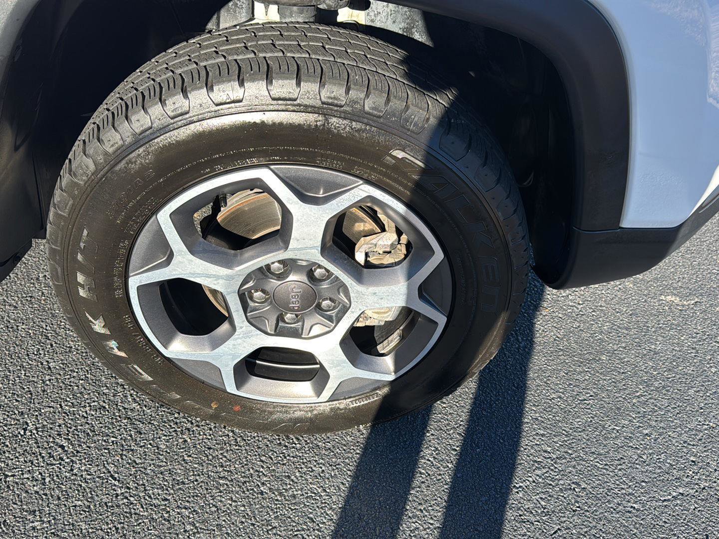 Used 2022 Jeep Compass Trailhawk image 32