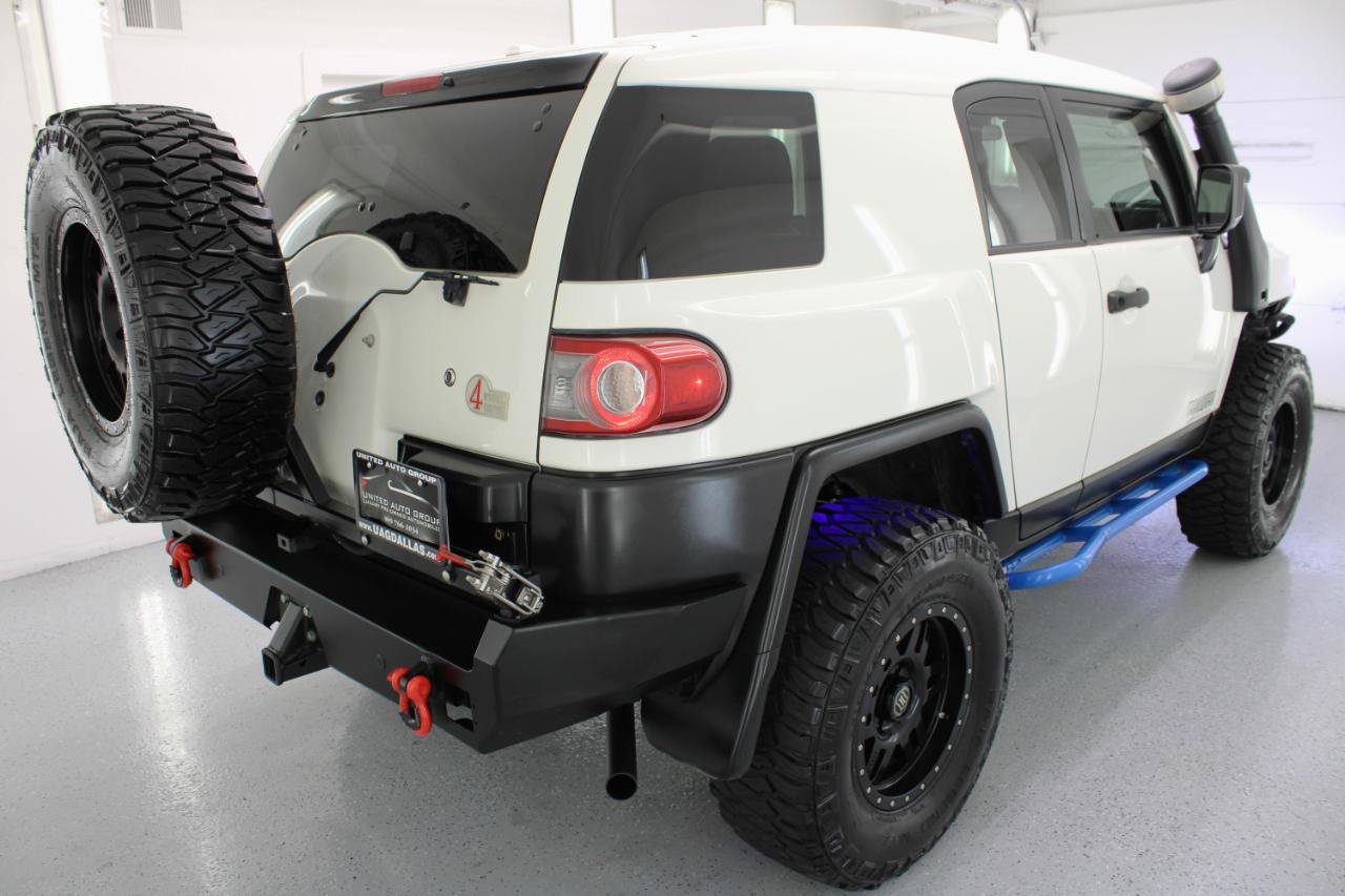 Used 2014 Toyota FJ Cruiser 4WD w/ Upgrade Package image 9
