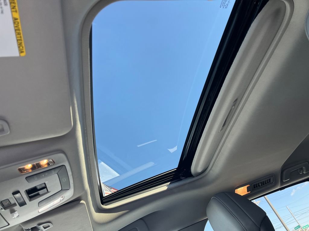 Used 2023 Toyota Sienna XLE image 23