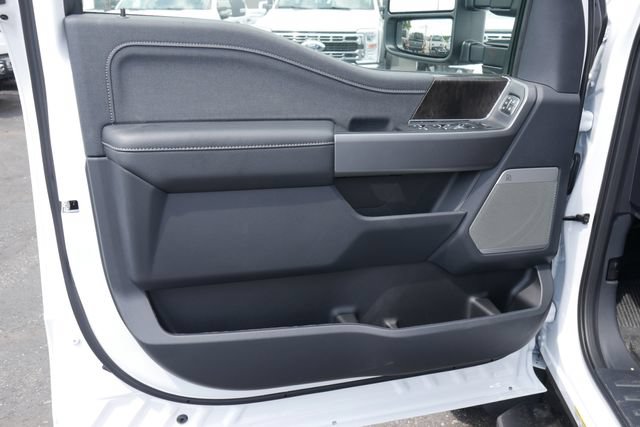 New 2026 Ford F550 4x4 Crew Cab image 12