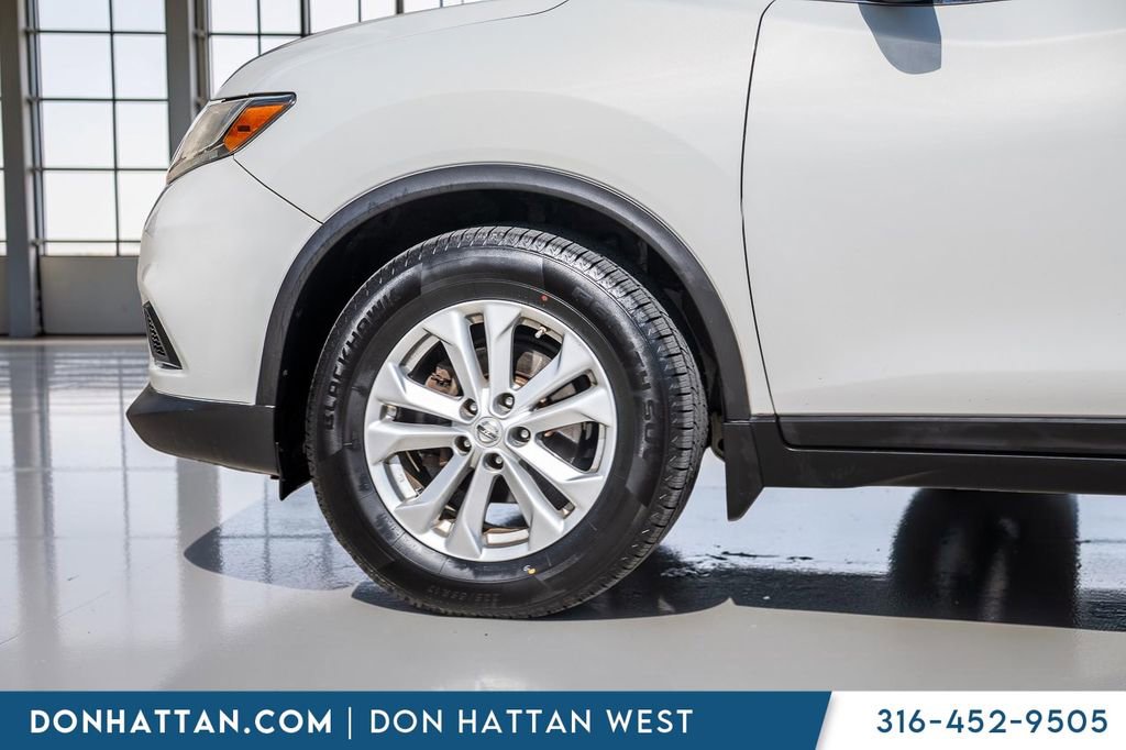 Used 2014 Nissan Rogue SV FWD image 35