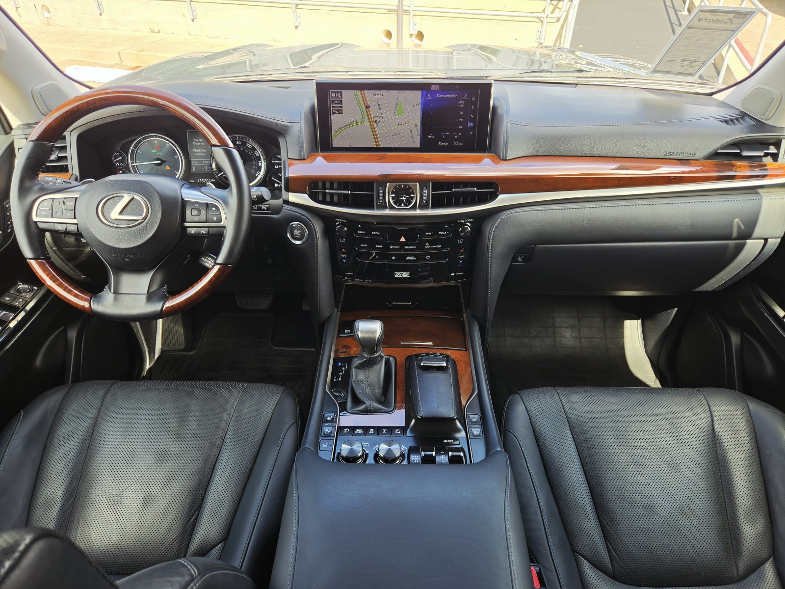 Used 2017 Lexus LX 570 4WD w/ Luxury Package image 11
