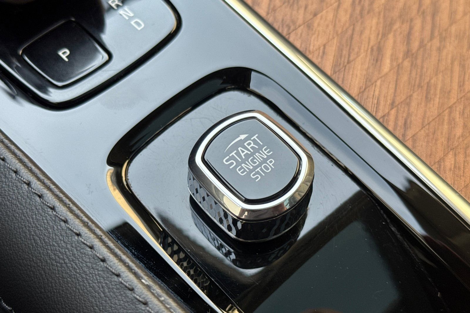 Used 2023 Volvo XC90 T8 Plus w/ Protection Package Premier image 24