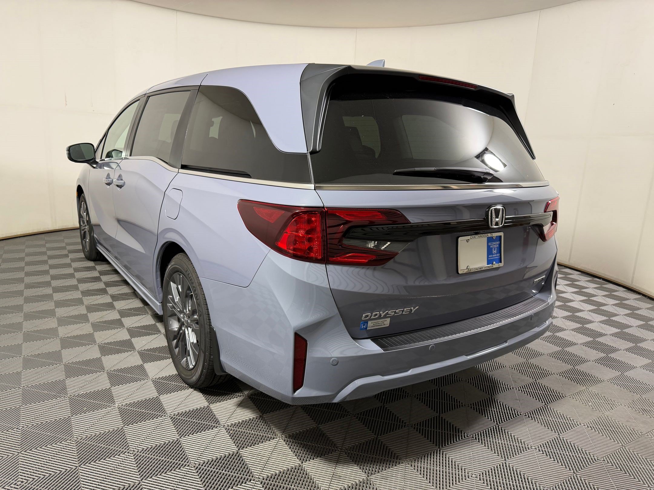 New 2027 Honda Odyssey Touring image 2