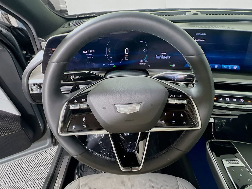 Used 2024 Cadillac Lyriq Luxury RWD image 11
