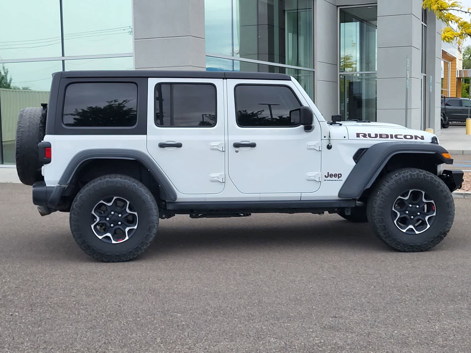 Used 2023 Jeep Wrangler Unlimited Rubicon AWD/4WD image 4