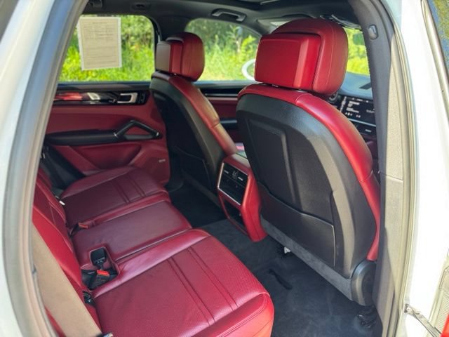 Used 2019 Porsche Cayenne S AWD/4WD image 16